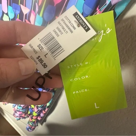 Colorful Anthony's Resort Wear Dress - Picture 5 of 9